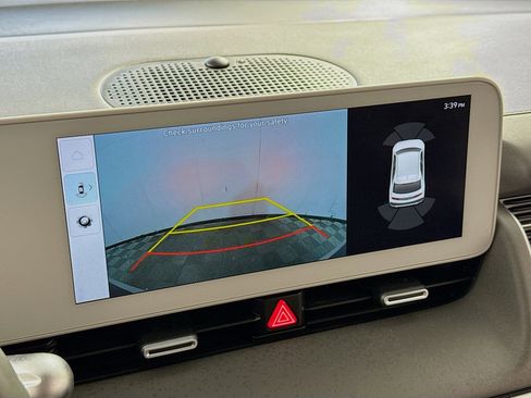 Used 2024 Hyundai Ioniq 5 SEL image 3