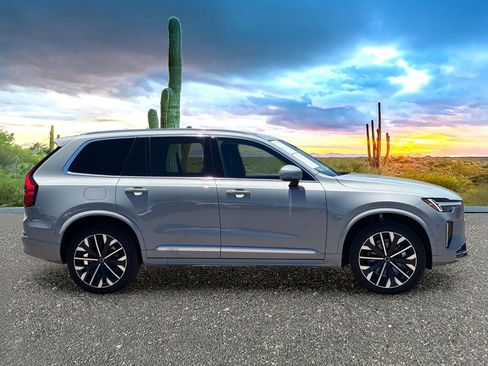 Used 2025 Volvo XC90 B6 Plus AWD/4WD image 6