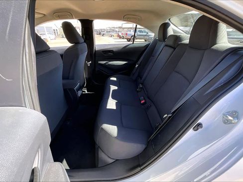 Used 2025 Toyota Corolla LE image 19