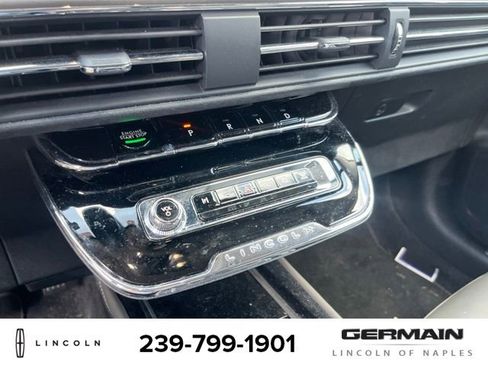 Used 2023 Lincoln Corsair FWD image 12