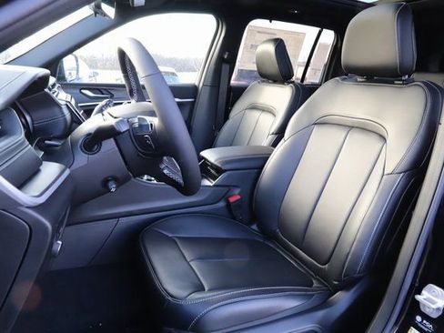 New 2025 Jeep Grand Cherokee Limited w/ Luxury Tech Group II AWD/4WD image 10