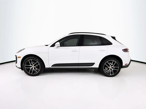 Certified 2023 Porsche Macan AWD/4WD image 2