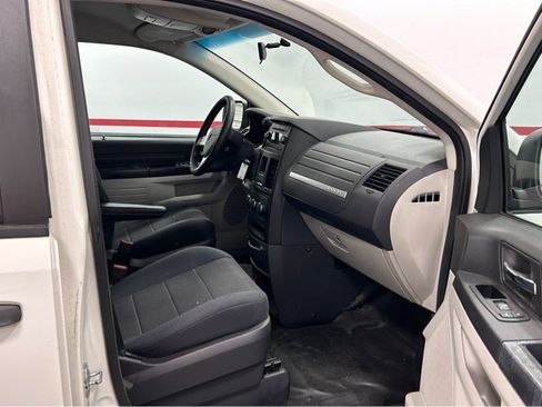 Used 2009 Dodge Grand Caravan w/ PWR Window Group image 8