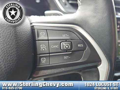 Used 2022 Jeep Grand Cherokee L Laredo image 16
