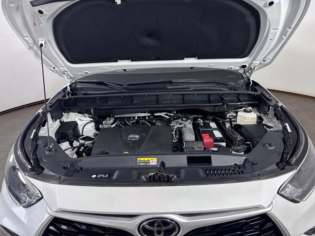 Used 2022 Toyota Highlander XLE AWD/4WD image 31
