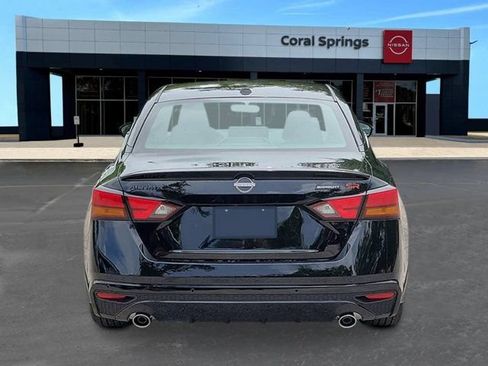 New 2026 Nissan Altima 2.5 SR w/ SR Midnight Edition Package FWD image 4