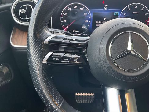 Used 2023 Mercedes-Benz GLC 300 4MATIC image 22