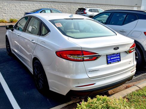 Used 2019 Ford Fusion SE FWD image 17