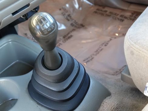 Used 2000 Chevrolet S10 Pickup LS w/ Preferred Equipment Group image 5