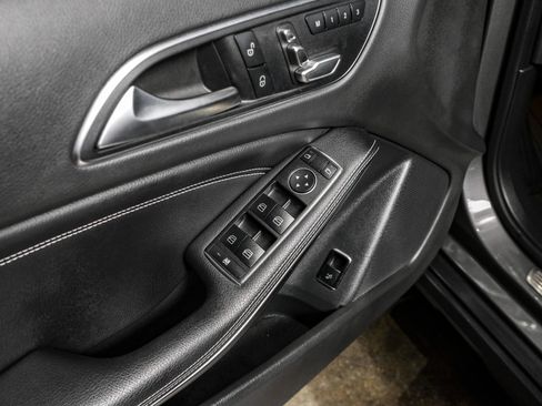 Used 2019 Mercedes-Benz GLA 250 4MATIC image 46