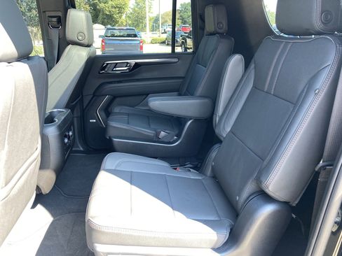 New 2025 Chevrolet Suburban RST w/ Advanced Technology Package image 16