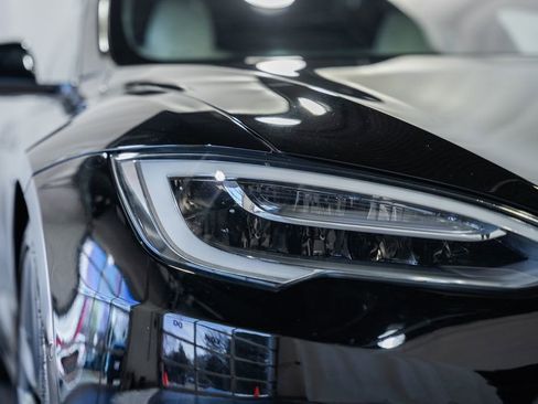 Used 2022 Tesla Model S Plaid image 12