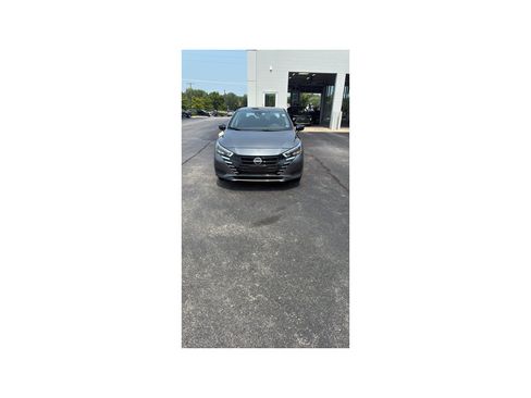Used 2025 Nissan Versa S FWD image 2