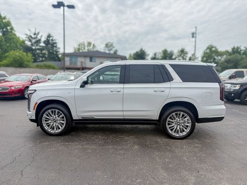 Used 2025 Cadillac Escalade Premium Luxury AWD/4WD image 12