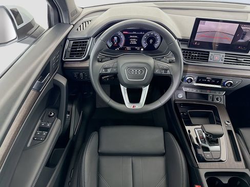 Certified 2025 Audi Q5 e Premium Plus w/ Premium Plus Package image 10