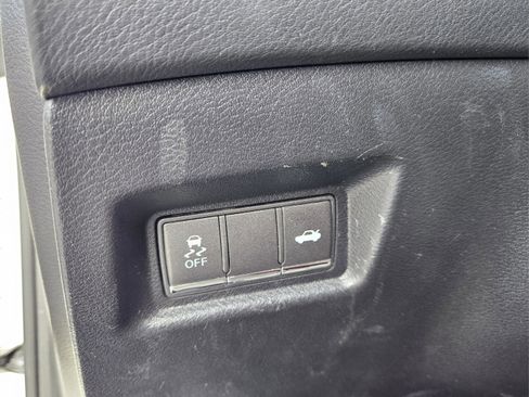 Used 2022 INFINITI Q60 Red Sport 400 w/ Carbon Fiber Package image 26