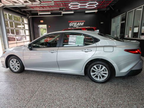 Used 2025 Toyota Camry LE image 2