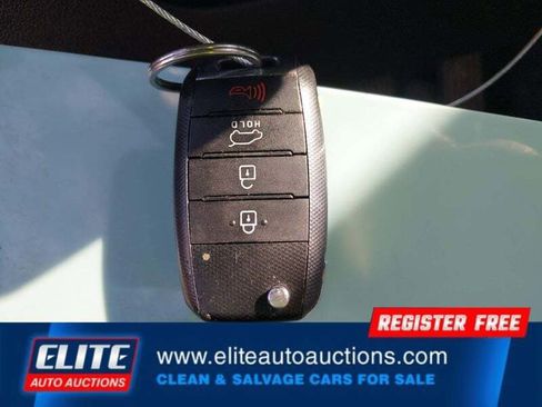 Used 2018 Kia Sorento L image 21