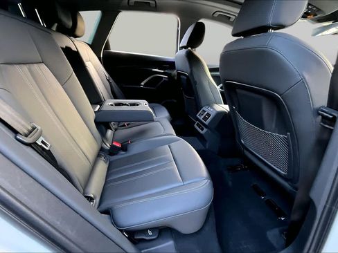 Used 2025 Audi Q5 Premium Plus w/ Premium Plus AWD/4WD image 20