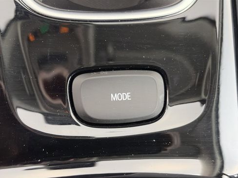 Used 2023 Buick Envision Essence AWD/4WD image 28