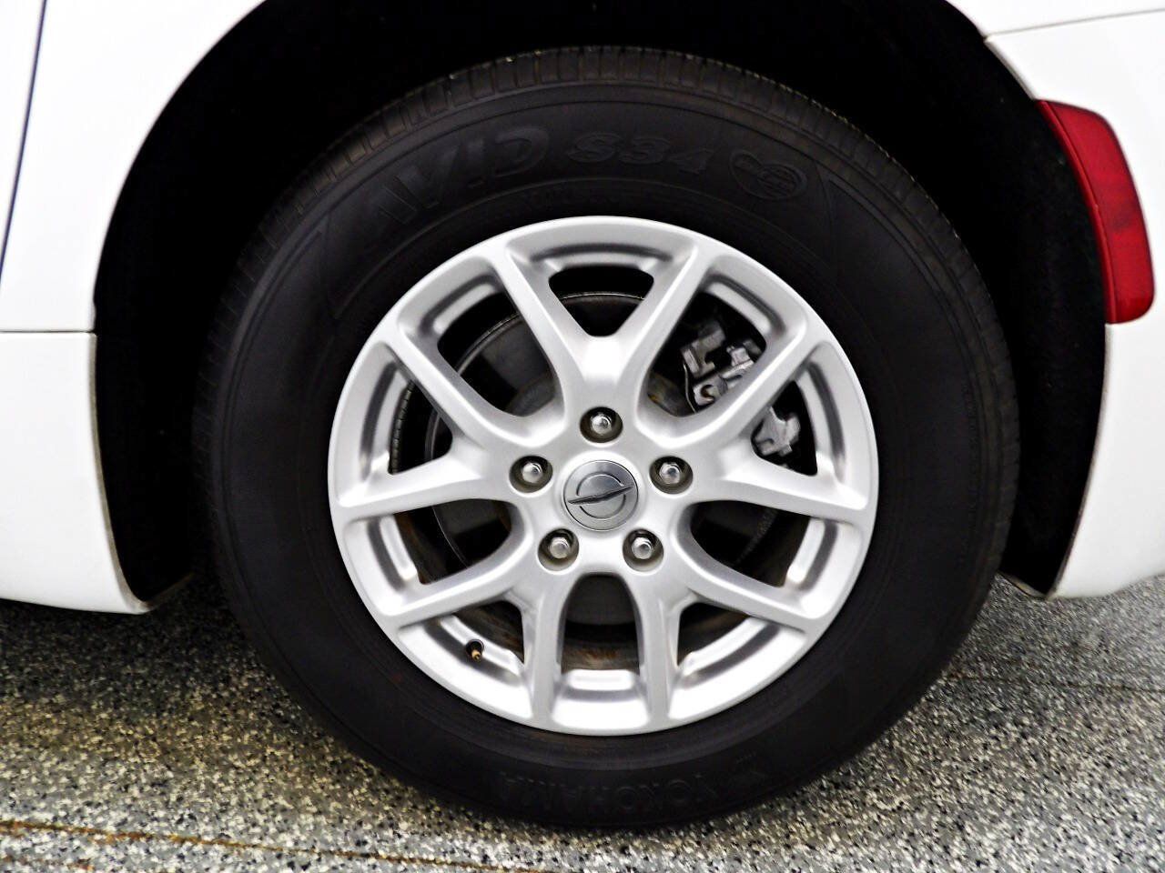 Used 2021 Chrysler Voyager LX FWD image 18
