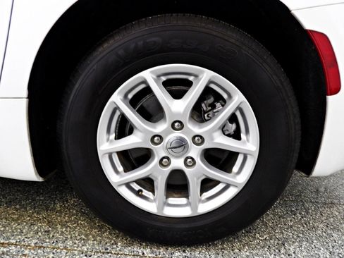 Used 2021 Chrysler Voyager LX FWD image 18