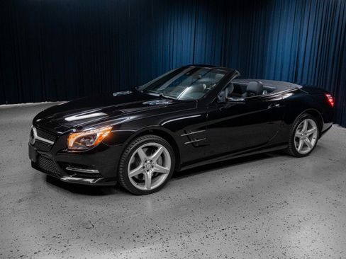 Used 2016 Mercedes-Benz SL 550 image 1