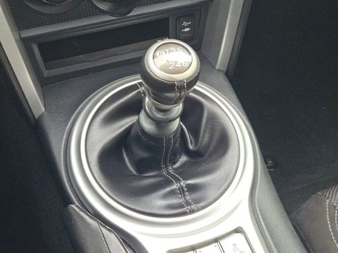 Used 2017 Toyota 86 image 17