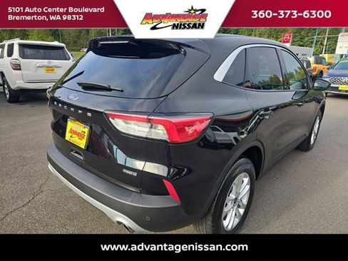 Used 2021 Ford Escape SE image 5