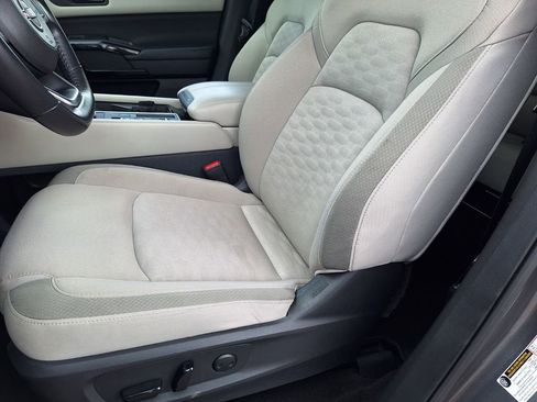 Used 2024 Nissan Pathfinder SV FWD image 10