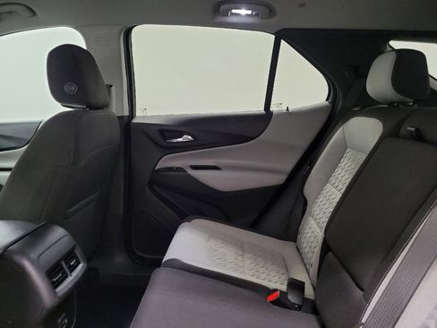 Used 2022 Chevrolet Equinox LS w/ LS Convenience Package image 18