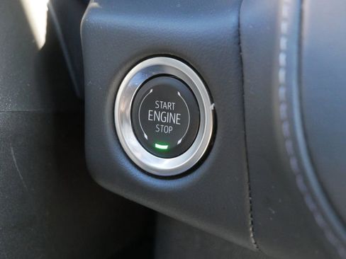 Used 2024 GMC Yukon SLE image 24