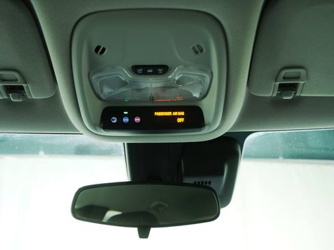 Used 2024 Chevrolet TrailBlazer LT w/ LT Cold Weather Package FWD image 17