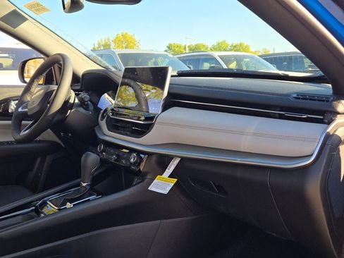 New 2026 Jeep Compass Limited image 8