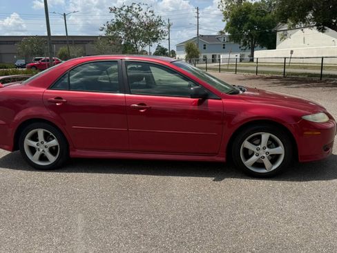 Used 2005 MAZDA MAZDA6 i Sport w/ Bose Audio & Moonroof Pkg FWD image 5
