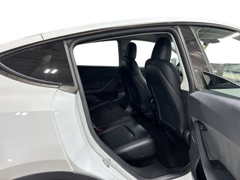 Certified 2023 Tesla Model Y Long Range AWD/4WD image 11