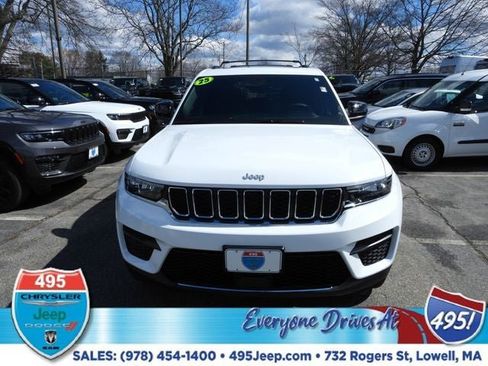Used 2025 Jeep Grand Cherokee Laredo X AWD/4WD image 8