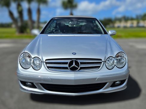 Used 2009 Mercedes-Benz CLK 350 Cabriolet w/ Appearance Pkg image 3