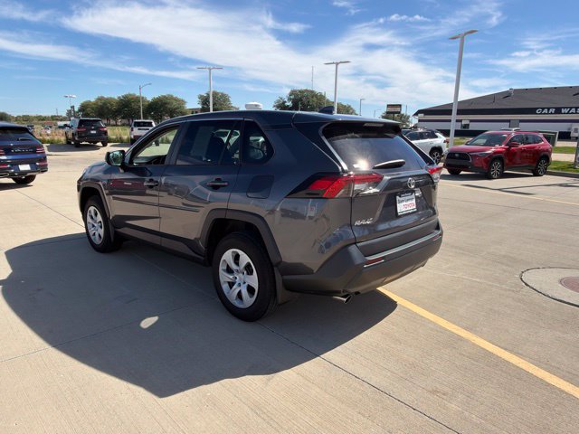 Used 2023 Toyota RAV4 LE AWD/4WD image 5