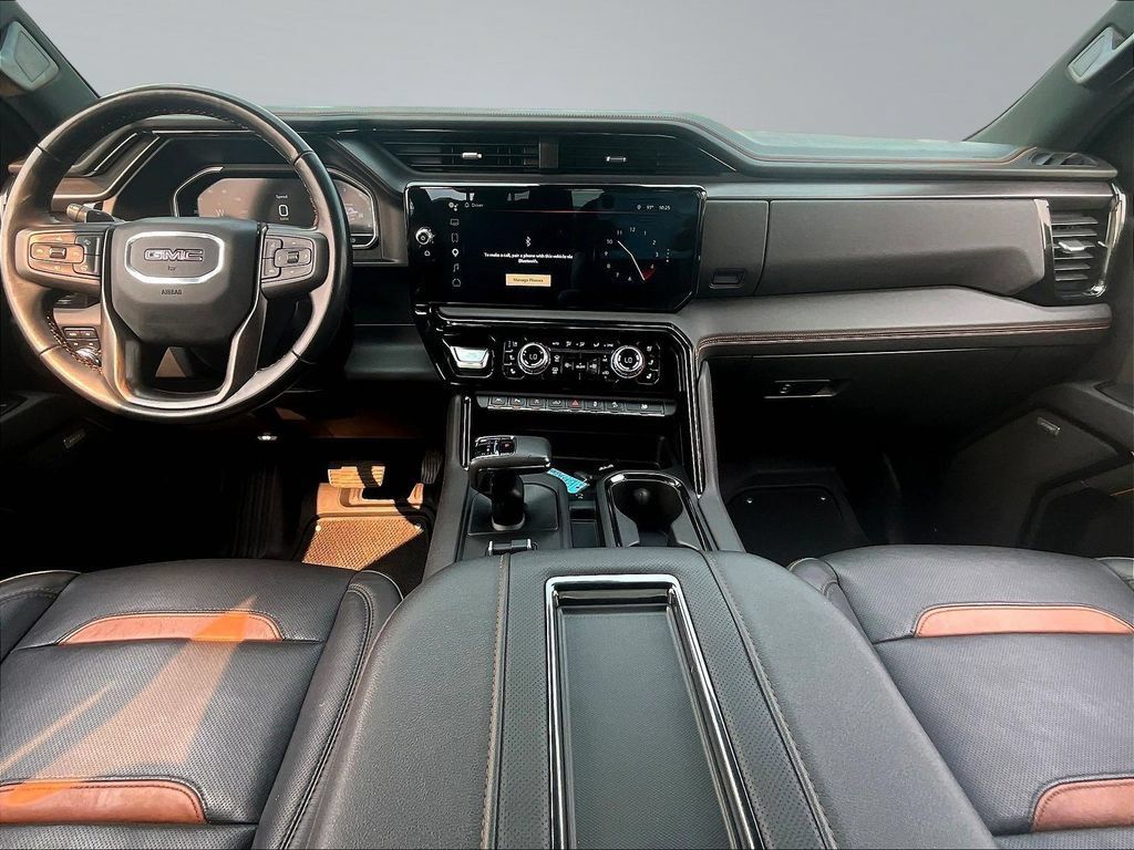 Used 2022 GMC Sierra 1500 AT4 w/ AT4 Premium Package AWD/4WD image 10