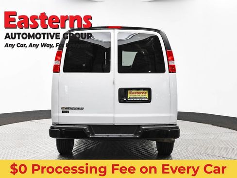 Used 2021 Chevrolet Express 3500 w/ Driver Convenience Package RWD image 6
