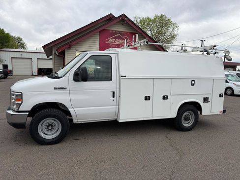Used 2019 Ford E-350 and Econoline 350 Super Duty w/ Power Windows & Locks Group RWD image 5