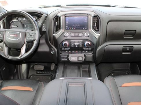 Used 2022 GMC Sierra 1500 AT4 w/ AT4 Premium Package AWD/4WD image 8