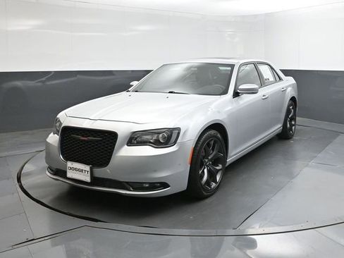 Used 2023 Chrysler 300 S image 30