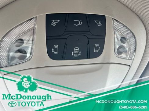 Used 2020 Chrysler Pacifica Limited w/ Advanced Safetytec Group FWD image 31