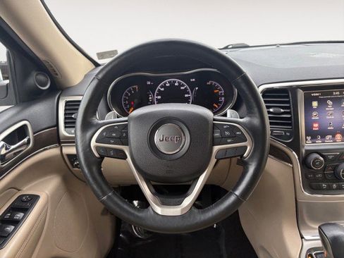 Used 2017 Jeep Grand Cherokee Limited image 12