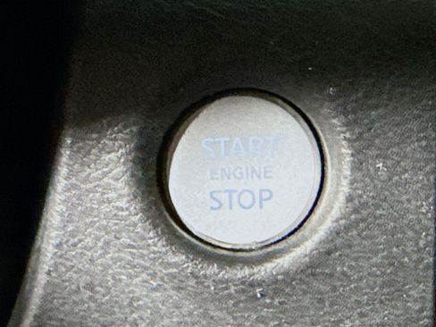 Used 2022 Nissan Frontier SV image 21