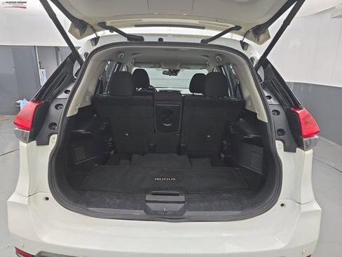 Used 2019 Nissan Rogue SV image 43