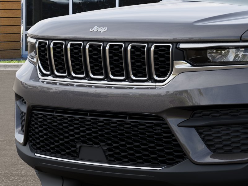 New 2026 Jeep Grand Cherokee Laredo w/ Trailer Tow Package AWD/4WD image 11