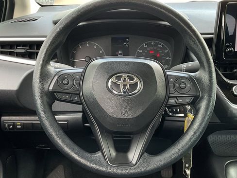 Used 2025 Toyota Corolla LE image 20